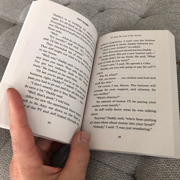 It’s not the end of the world by: Judy Blume paperback book - Picture 6 of 8